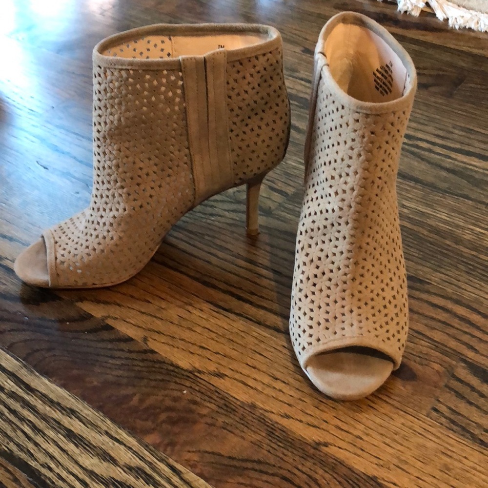 Taupe suede Nine West ankle boots